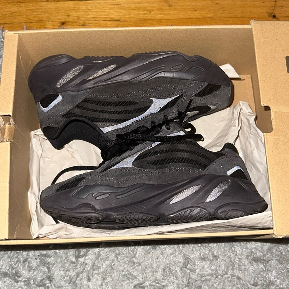 Yeezy 700 Vanta